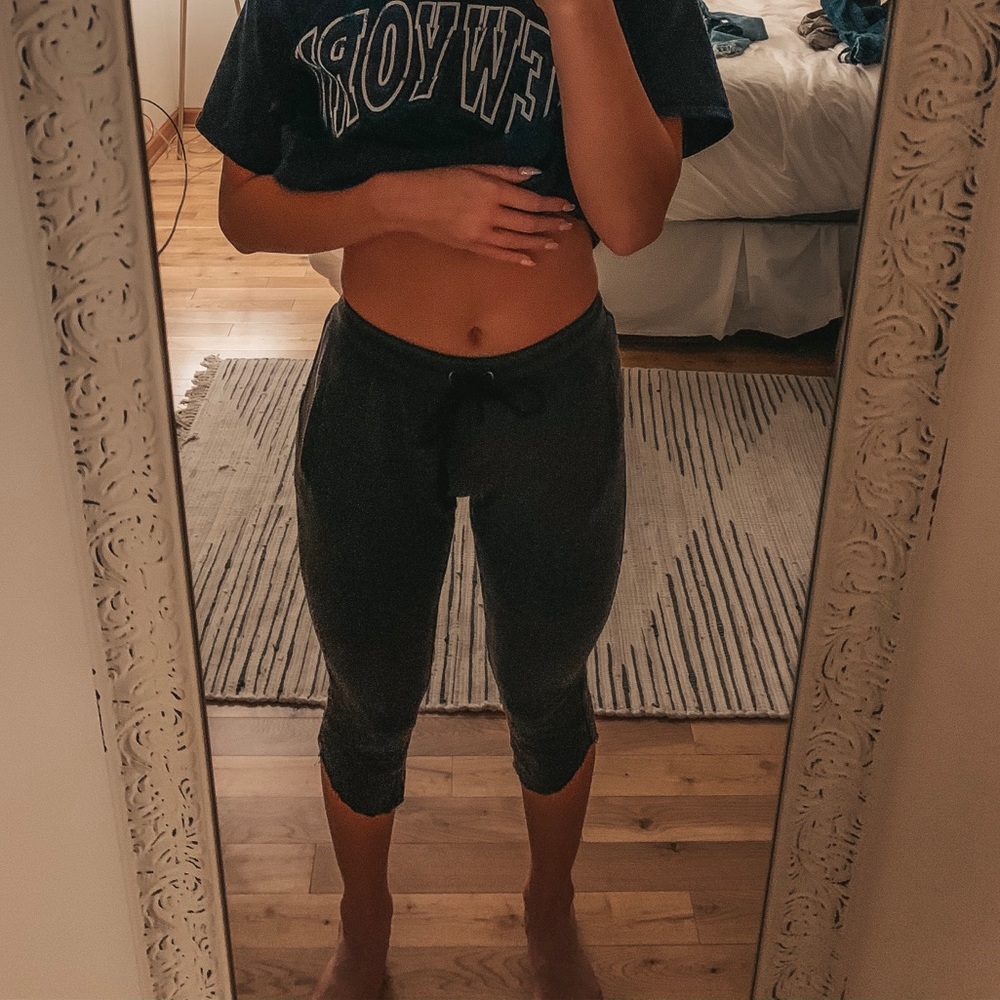 DREW cropped sweats